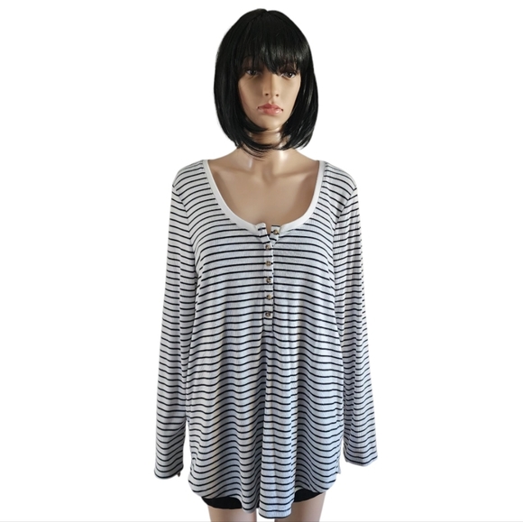 2/20$ Old navy black/ white striped long sleeves knit sweater, XXL - Picture 11 of 11